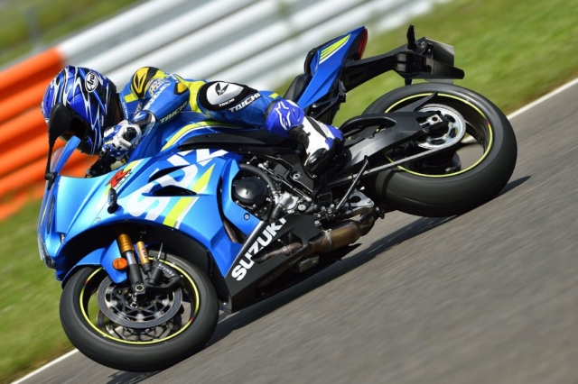 Motos, superesportiva, Suzuki, superbike, lançamento, novidades, GSX-R 1000 ABS, GSX-R 1000R, Brasil, motociclismo, Revista Motociclismo, Motociclismo Online, MotoGP, Mundial de Motovelocidade