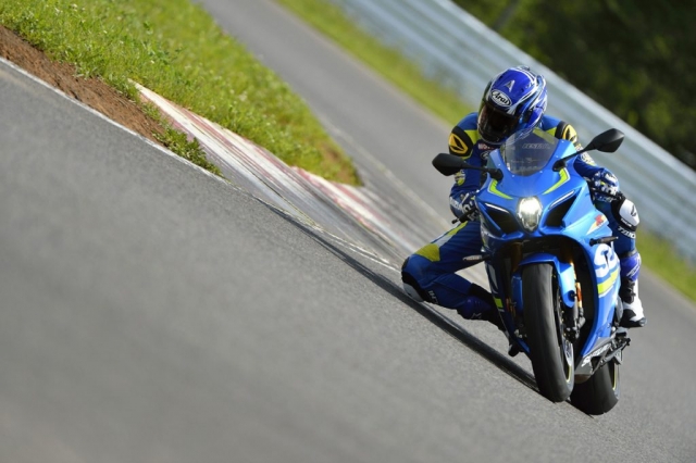 Motos, superesportiva, Suzuki, superbike, lançamento, novidades, GSX-R 1000 ABS, GSX-R 1000R, Brasil, motociclismo, Revista Motociclismo, Motociclismo Online, MotoGP, Mundial de Motovelocidade