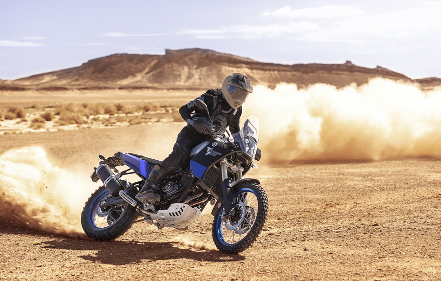 A Yamaha Ténéré 700 no deserto