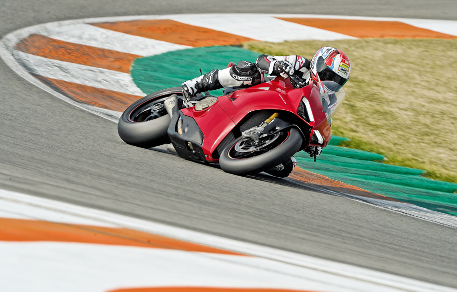 A Ducati Panigale V4 S é praticamente uma MotoGP de rua
