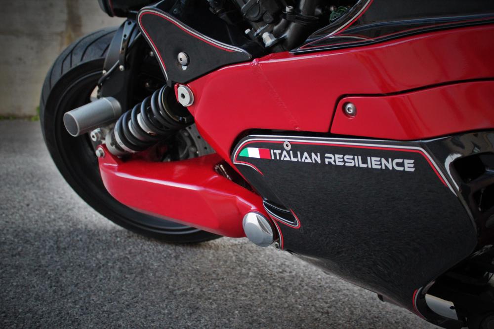 Italian Resilience, Yamaha GTS 1000 customizada por Lorenzo Frugaroli