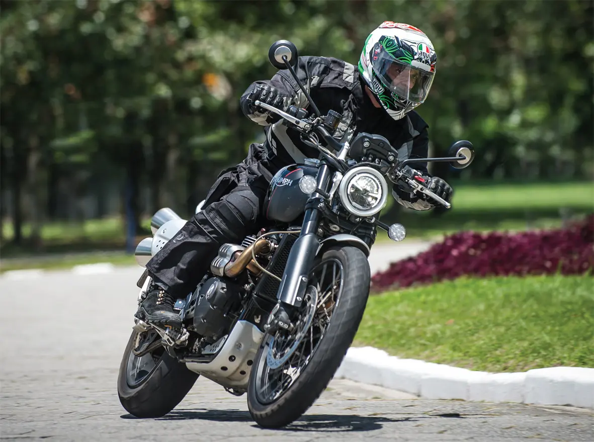 TRIUMPH-SCRAMBLER07