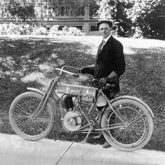 Walter Davidson tinha o equilíbrio perfeito entre a genialidade técnica e o senso de negócios (Arquivo/Harley-Davidson Motor Company)
