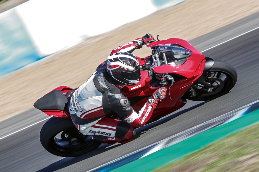 Nova Panigale V4 S 2023  A Evolução da Velocidade