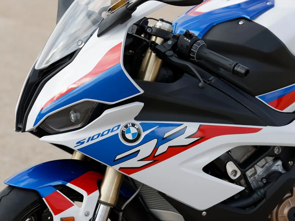 P90397416_highRes_bmw-motorrad-s-1000-