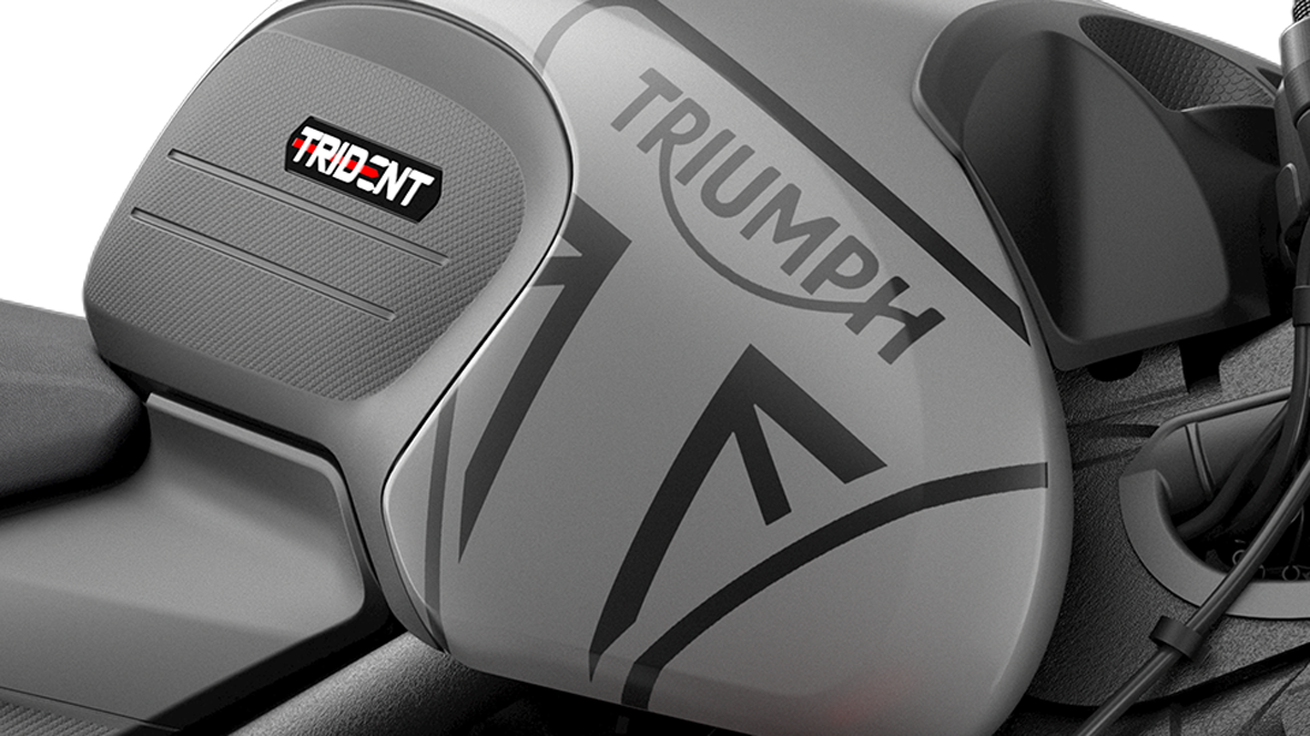 Triumph-Trident-660-11