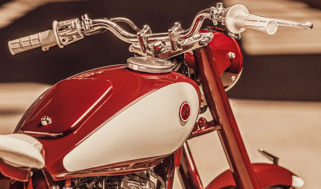 Yamaha faz 50 anos de Brasil e recria Red Dragonfly