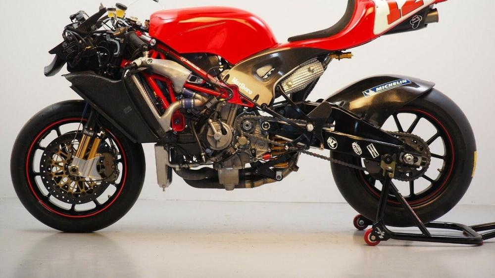 Ducati de Troy Bayliss na MotoGP é anunciada no eBay