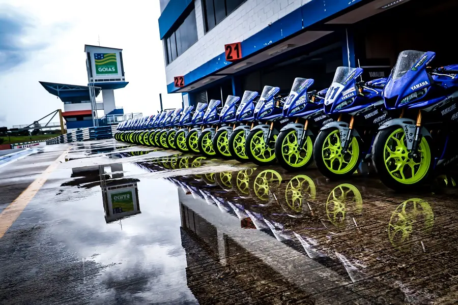 MOTOS YAMAHA R3 CUP