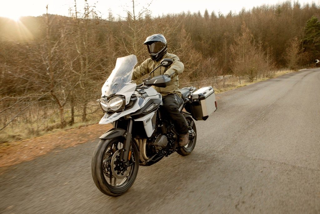 BMW Motorrad e Triumph oferecem condições especiais em março