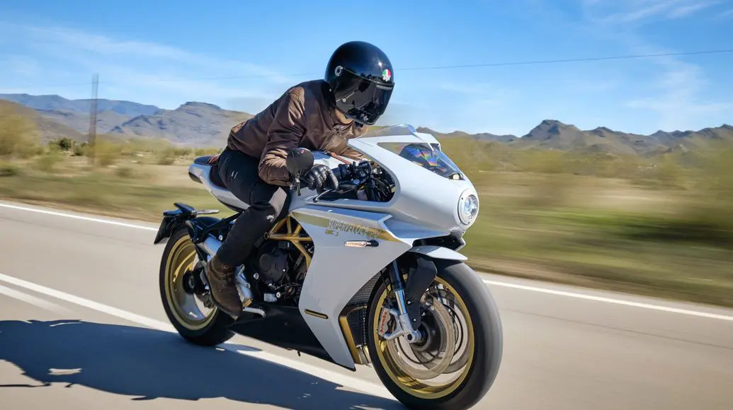mv-agusta-superveloce-s-2021-capa-motociclismoonline