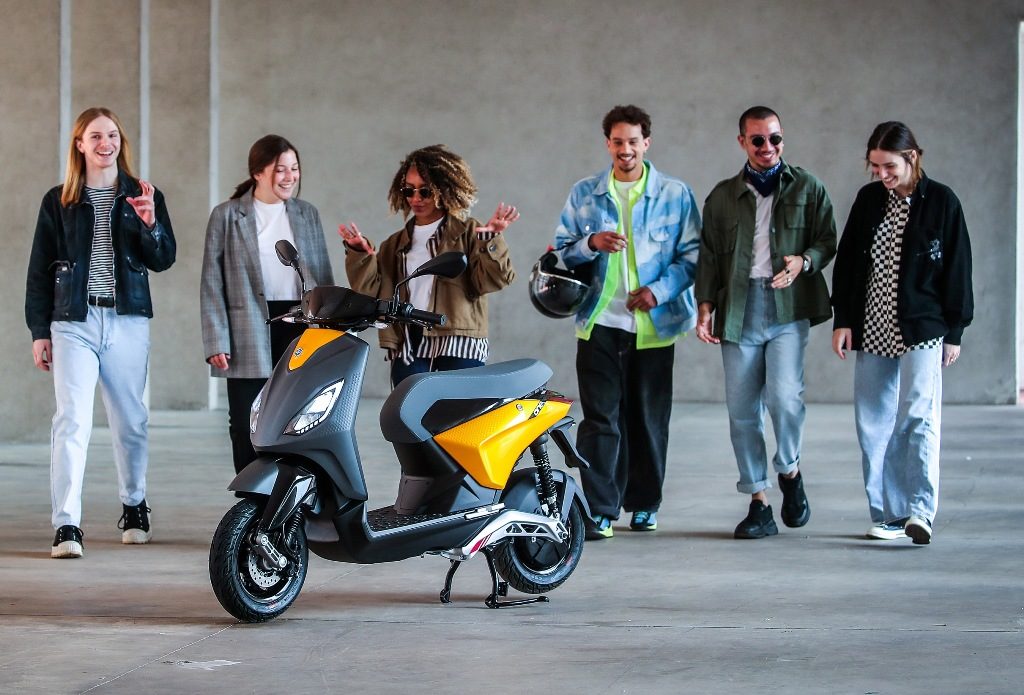 Piaggio revela novo scooter elétrico para o público jovem