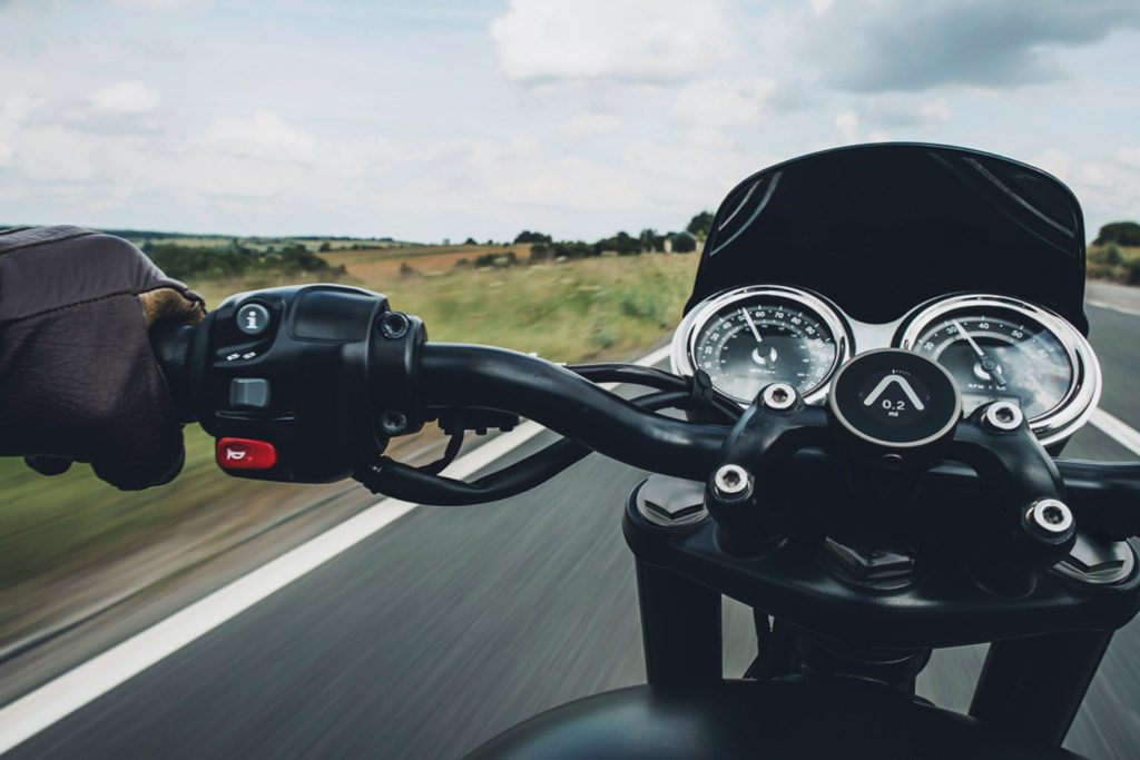 Triumph lança navegador para motos em parceria com Beeline