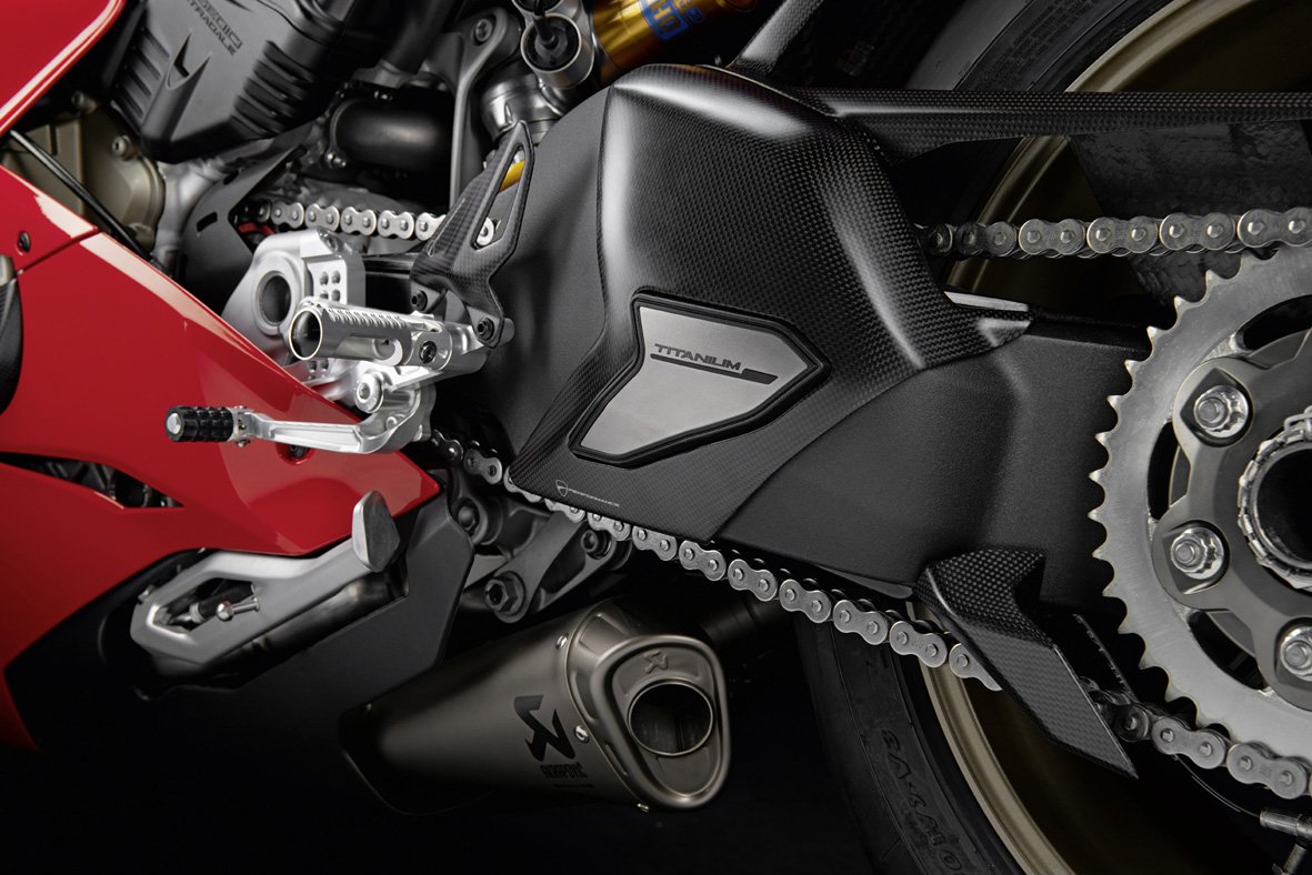 Ducati Panigale V4 S ganha novos acessórios para as pistas