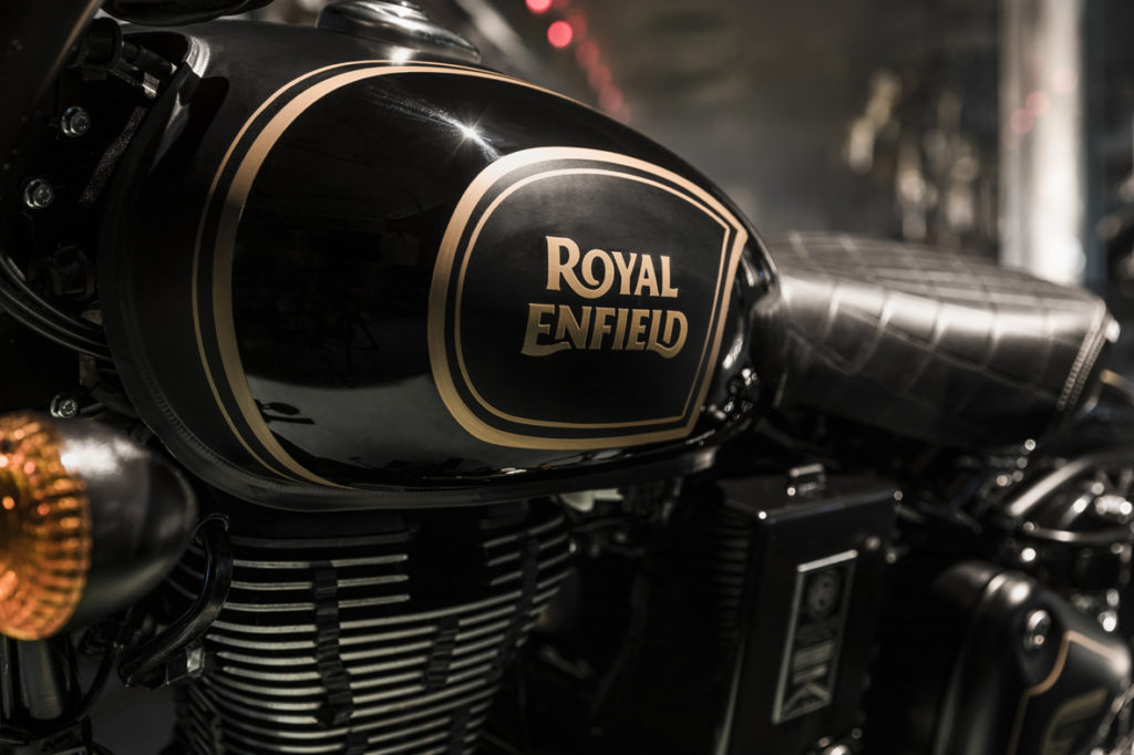 Classic 500 Tribute Black é lançada pela Royal Enfield no Brasil