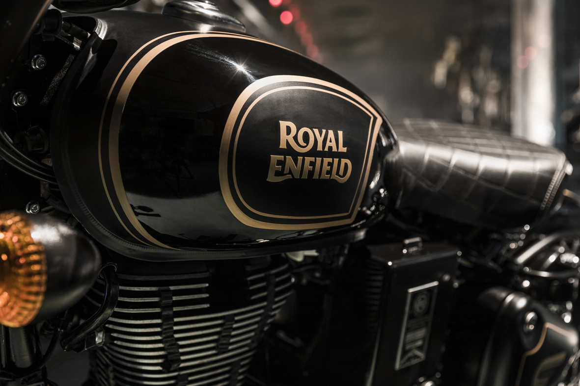 Royal-Enfield-Classic-500-Tribute-Black-3