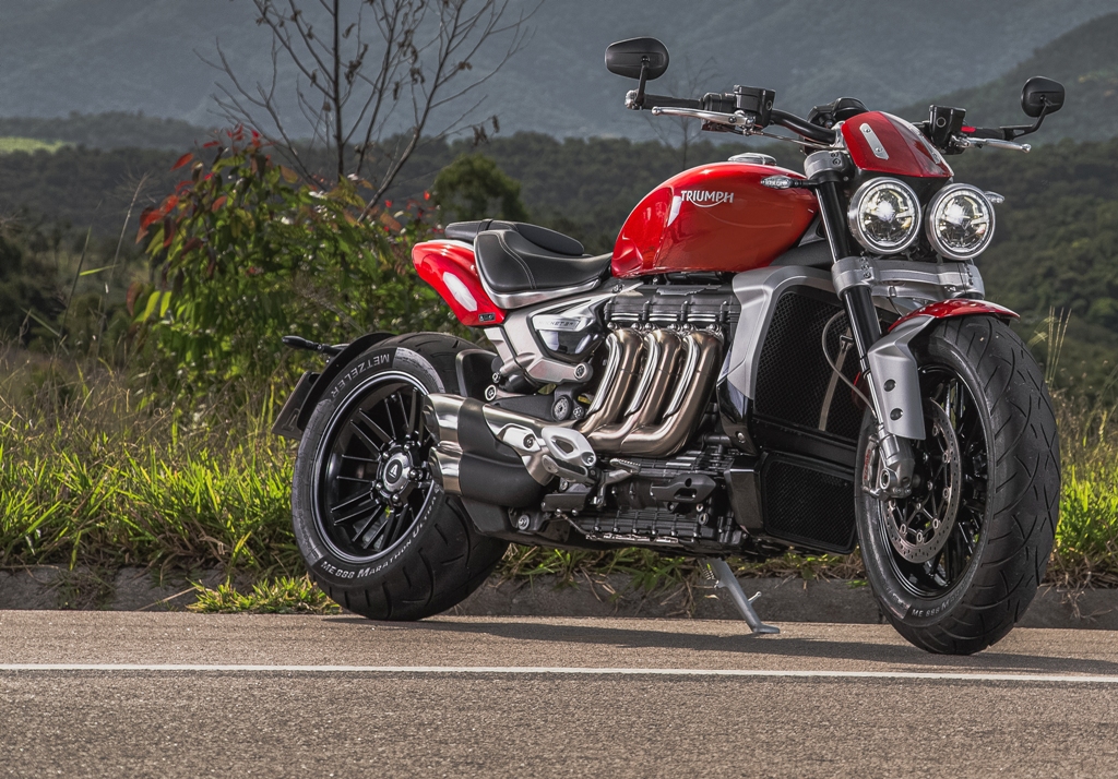 Apresentação: Triumph Rocket 3 R, um foguete em forma de moto