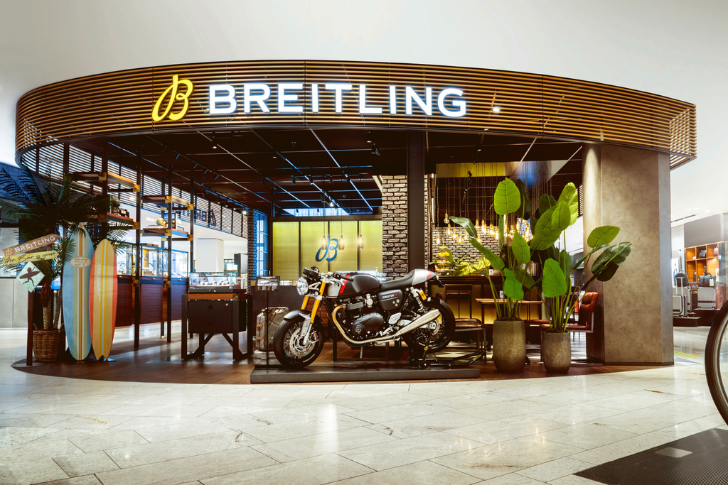 Parceria Triumph-Breitling terá motos especiais e relógios