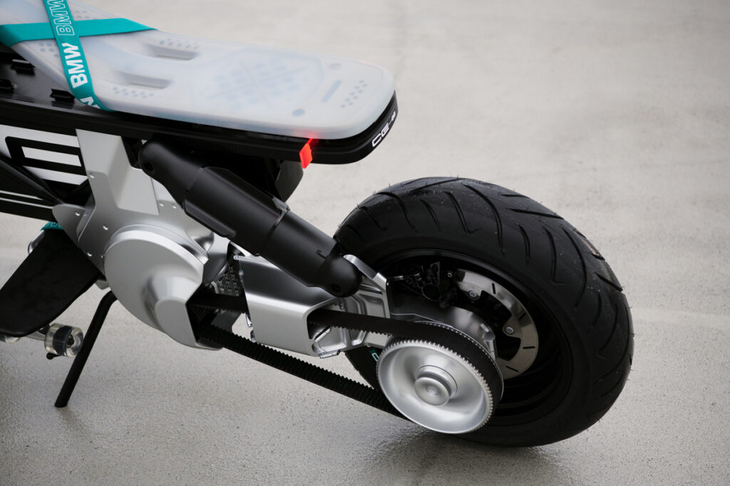 BMW CE 02 é o novo conceito elétrico da marca alemã: moto ou scooter?