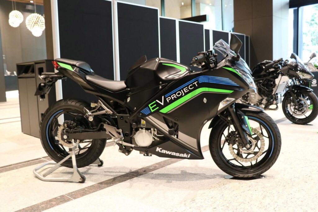 Focada na eletrificação, Kawasaki mostra novos protótipos