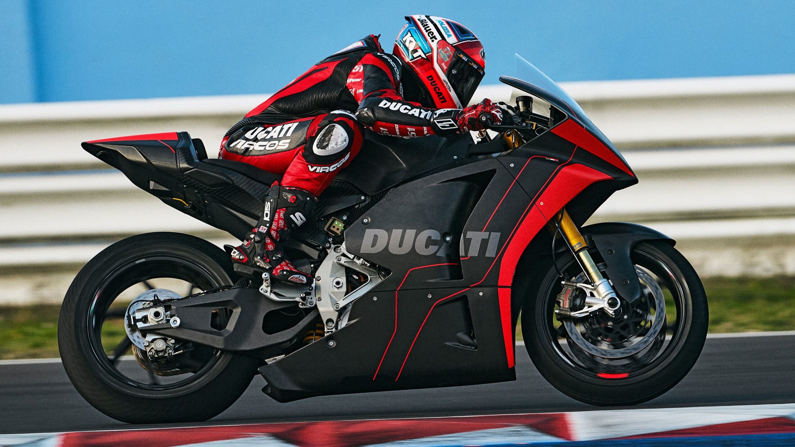 Protótipo Ducati V21L começa a ser testado na pista
