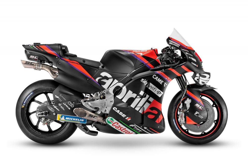 Aprilia mostra RS-GP da MotoGP 2022 em trajes de gala