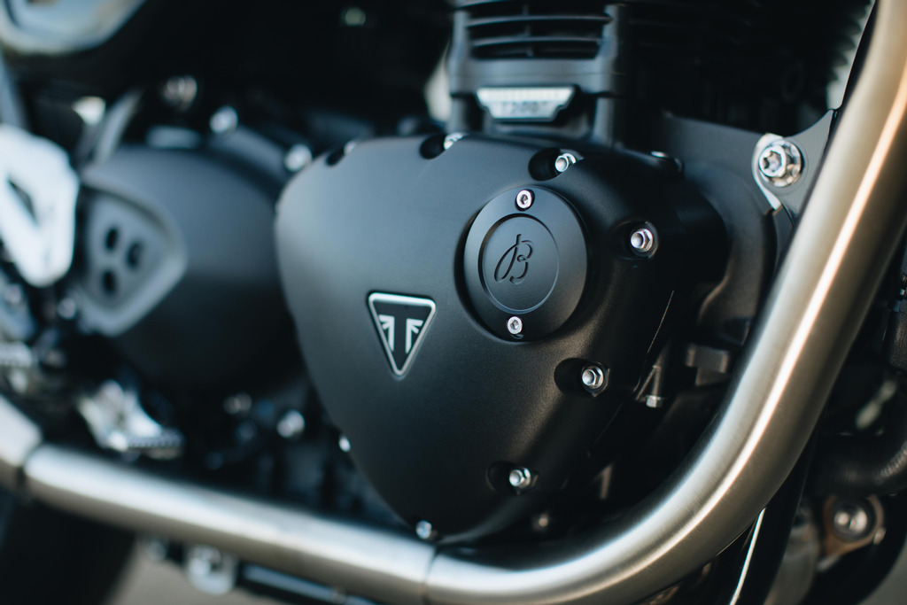 Triumph Speed Twin ganha edição limitada em parceria com Breitling 