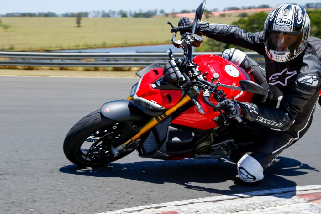Ducati Streetfighter V4 S: deslumbrante, bestial e domável
