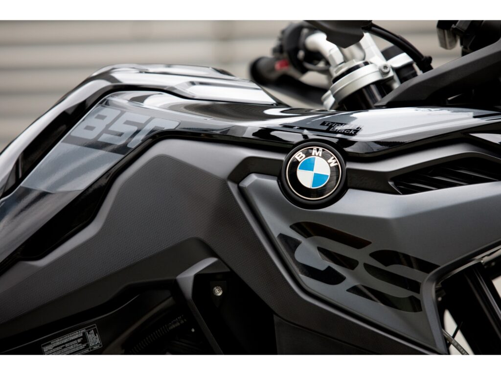 BMW lança versão Triple Black para G 310 GS e F 850 GS
