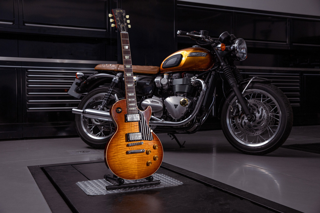 Triumph e Gibson lançam moto e guitarra exclusivas para o DGR