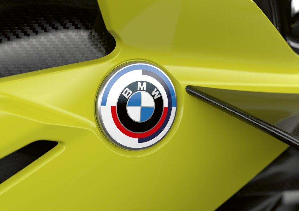 BMW M 1000 RR especial celebra os 50 anos da divisão M 
