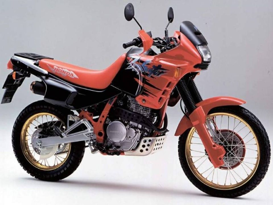 Honda-NX-650-Dominator_09052022_49138_960_720