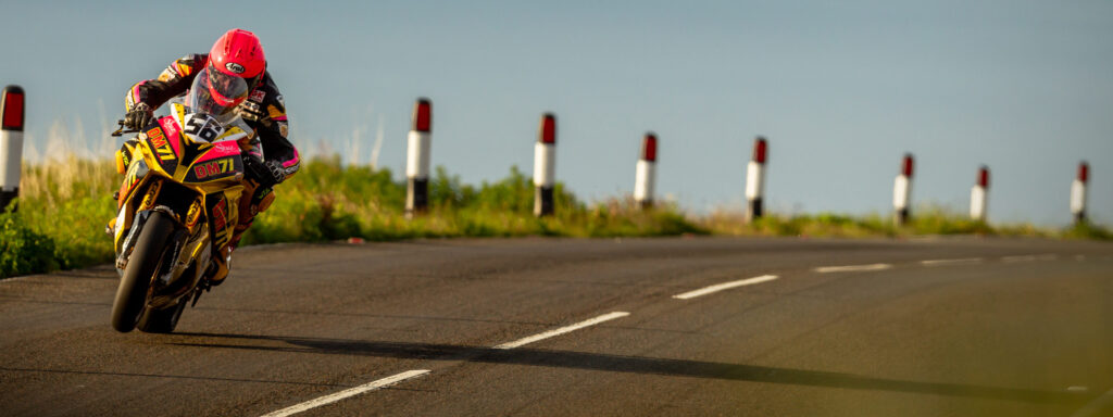 A CORRIDA de MOTO MAIS PERIGOSA DO MUNDO ! Realizada na Ilha de