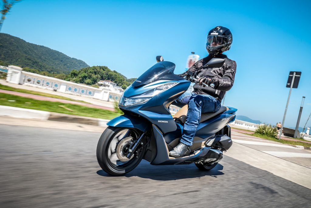 Honda PCX é a moto que menos desvalorizou no Brasil em 2023