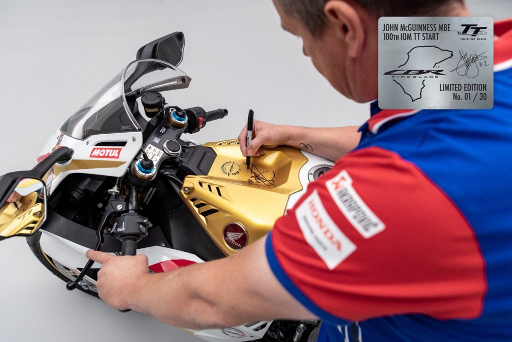 Honda homenageia McGuinness com edição especial da Fireblade