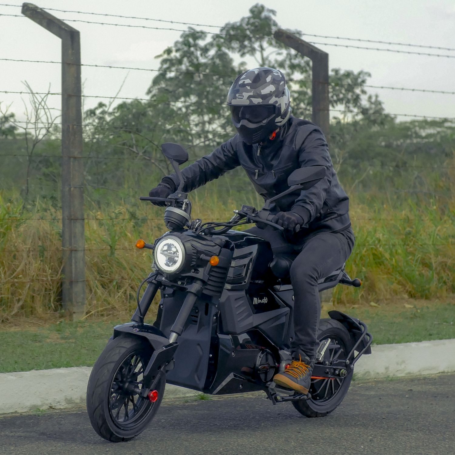 Empresa australiana desenvolve moto elétrica que promete ser o