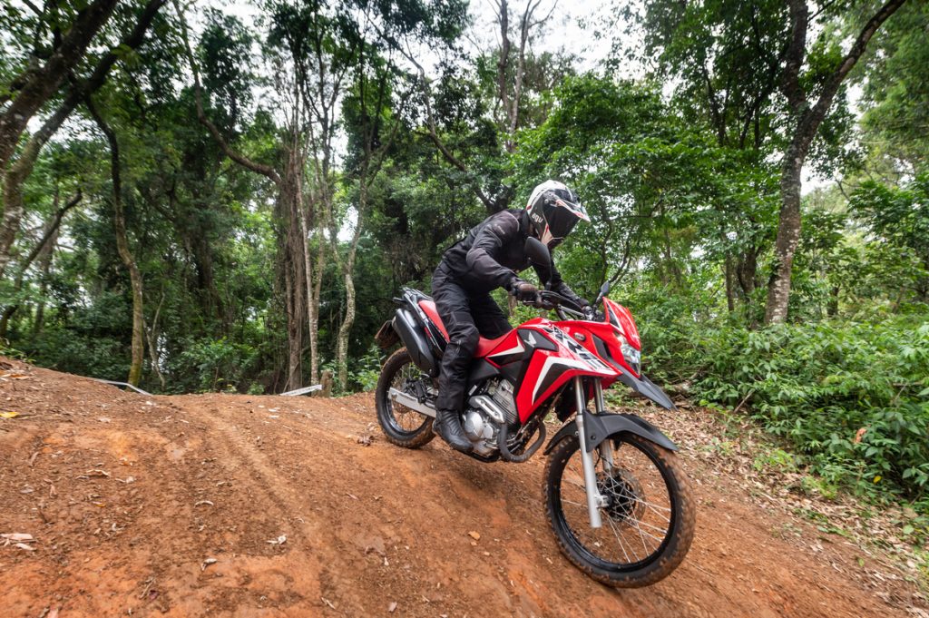 Motos Honda CRF: versões de motocross e Enduro são lançadas