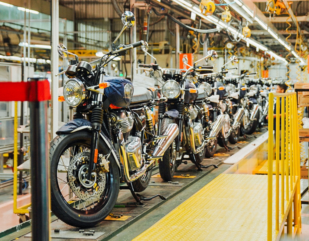 Motocicletas-na-linha-de-montagem-da-Royal-Enfield-em-Manaus
