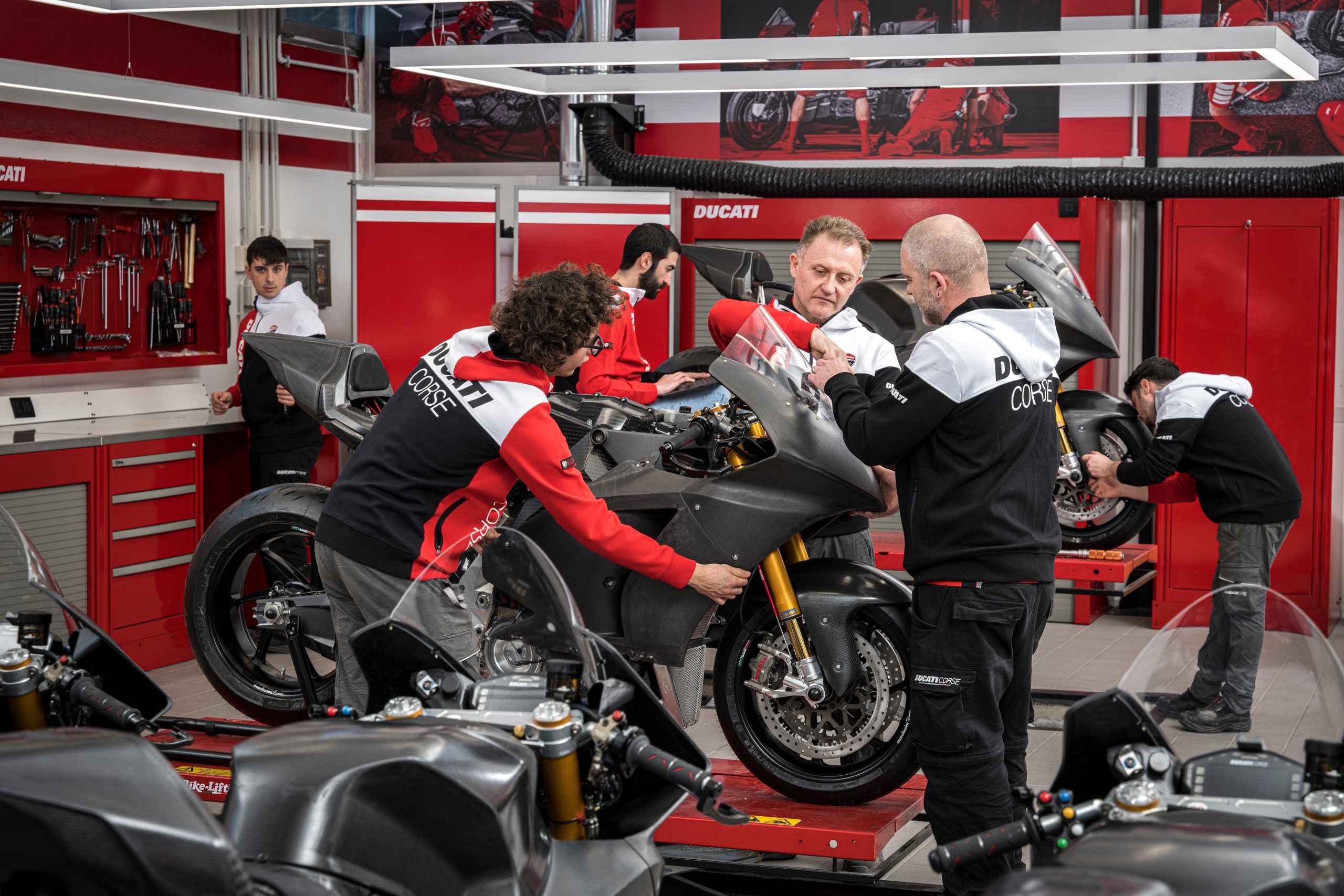 Ducati inicia produção de motos elétricas para MotoE