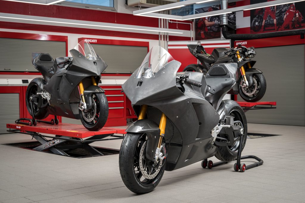 Primeira moto elétrica da Ducati alcança 150 cv e 275 km/h enquanto se  prepara para corridas em 2023 - Olhar Digital