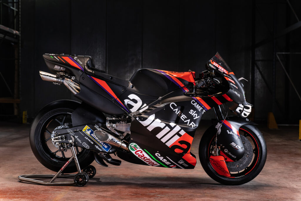 Aprilia revela oficialmente layout de moto para temporada 2022 da