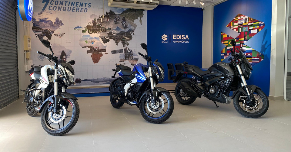Bajaj comemora um ano de Brasil com fábrica e promessa de novas motos