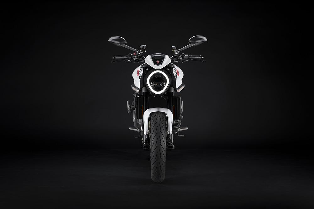 Ducati Monster veste branco para linha 2024