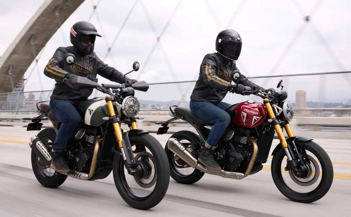 Bajaj-Triumph-Speed-400-Scrambler-400-X-accion
