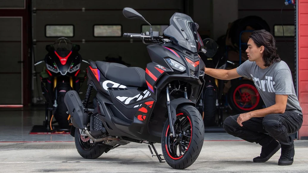 Aprilia SR GT Replica, um novo scooter para aventuras urbanas