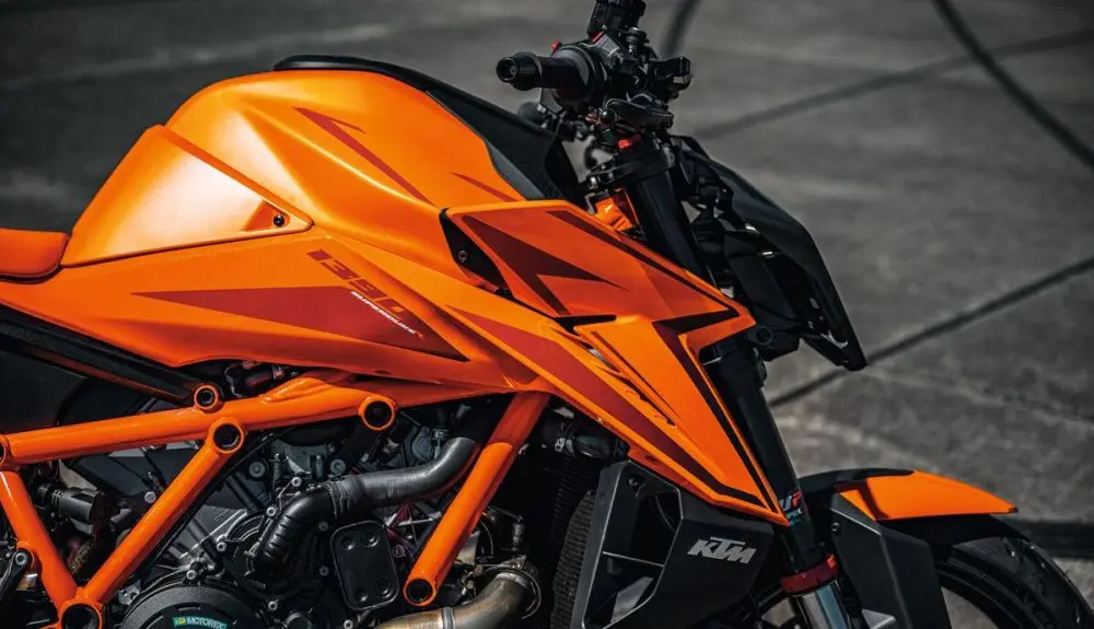 KTM 1390 Super Duke R e EVO-9
