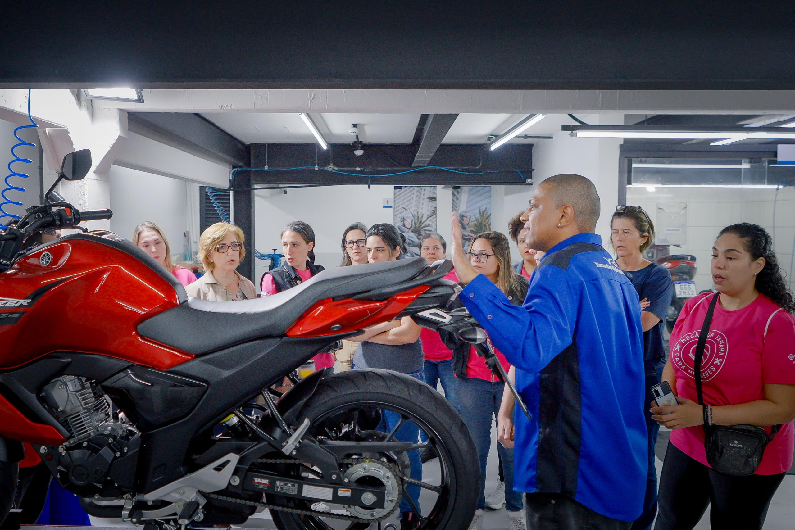 Mulheres e mecânica de motos no centro de nova iniciativa da Yamaha