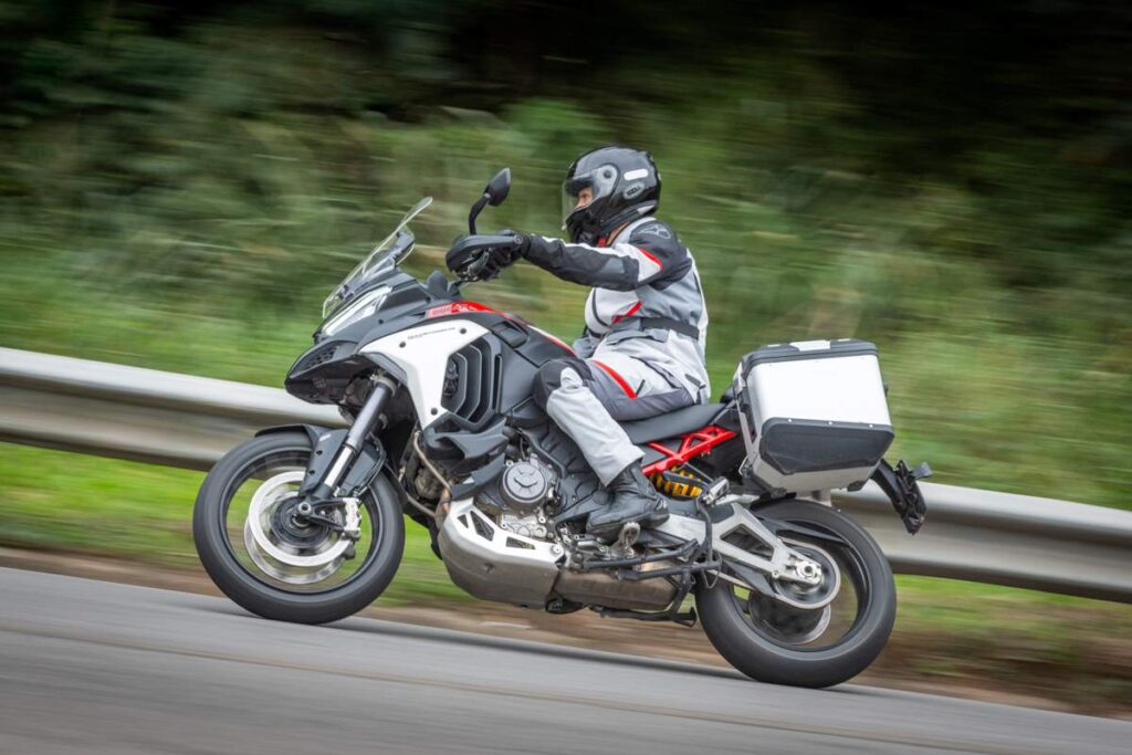 Ducati Multistrada V4 Rally Adventure tem ótima ciclística