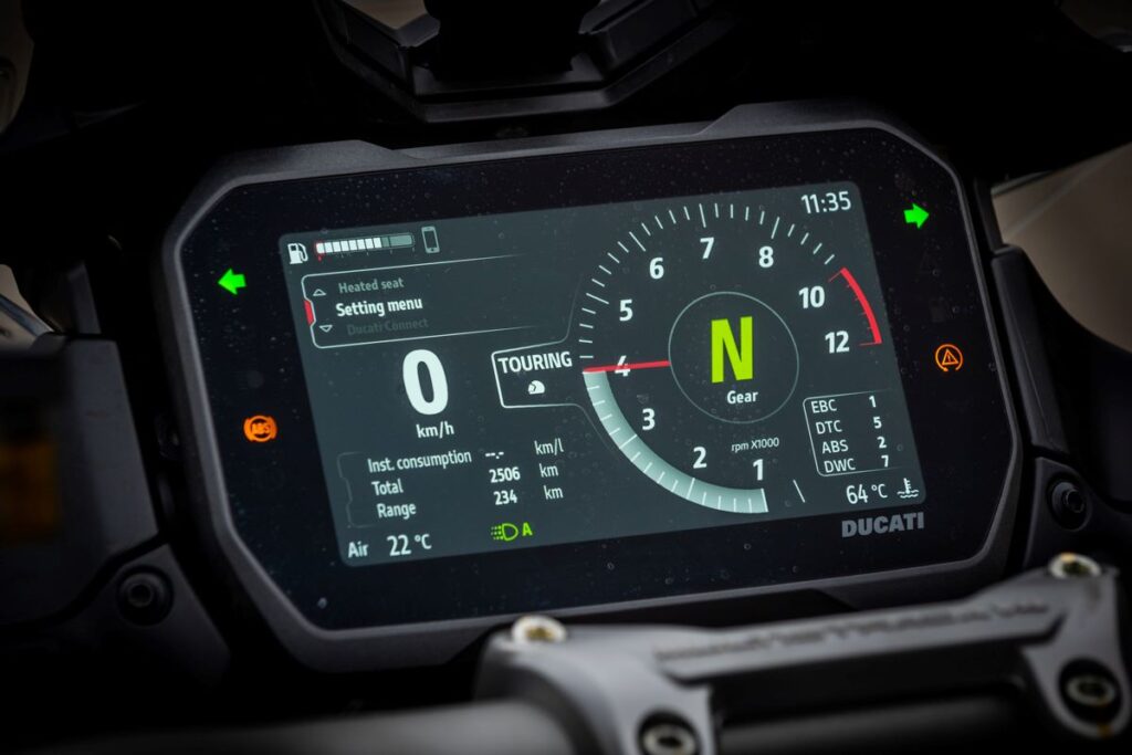 Ducati Multistrada V4 Rally Adventure tem painel TFT bem completo