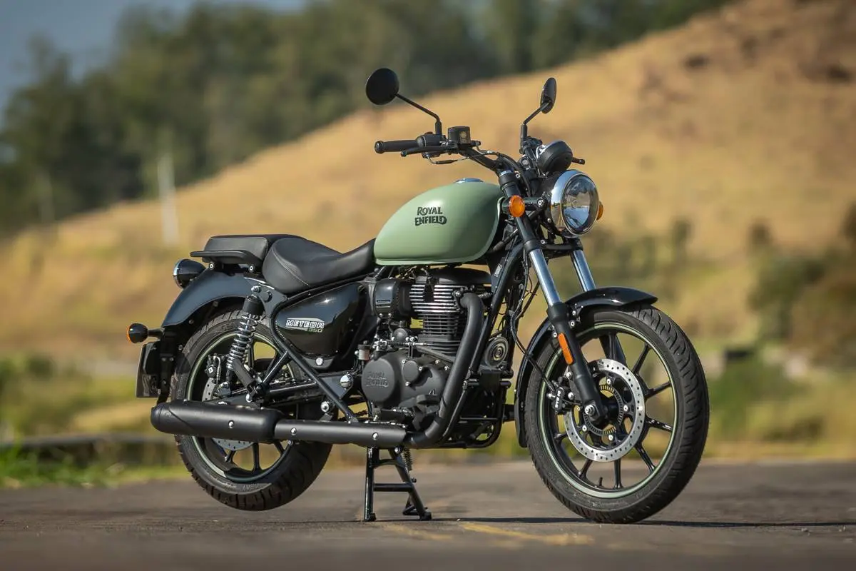 royal-enfield-meteor-350-vista-lateral-motociclismoonline